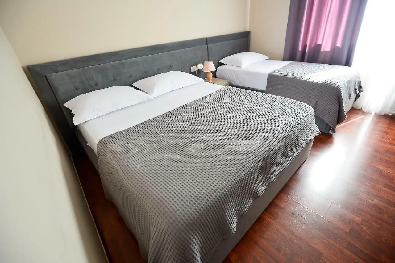***  Hotel Niku Tirana Albanie
