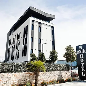 Hotel Tirana, Bërxull