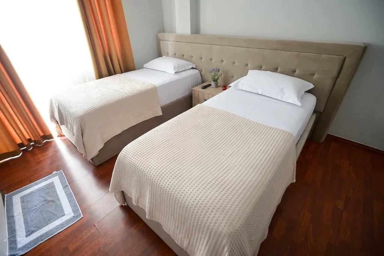 Hotel Niku Тирана